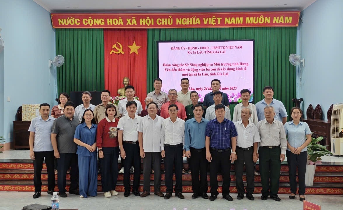 Đoàn công tác Sở Nông nghiệp và Môi trường tỉnh Hưng Yên khảo sát địa bàn di dân và thăm, ổn định đồng bào tỉnh Hưng Yên đi kinh tế mới từ những năm trước đây tại Xã Ia Lâu, tỉnh Gia Lai