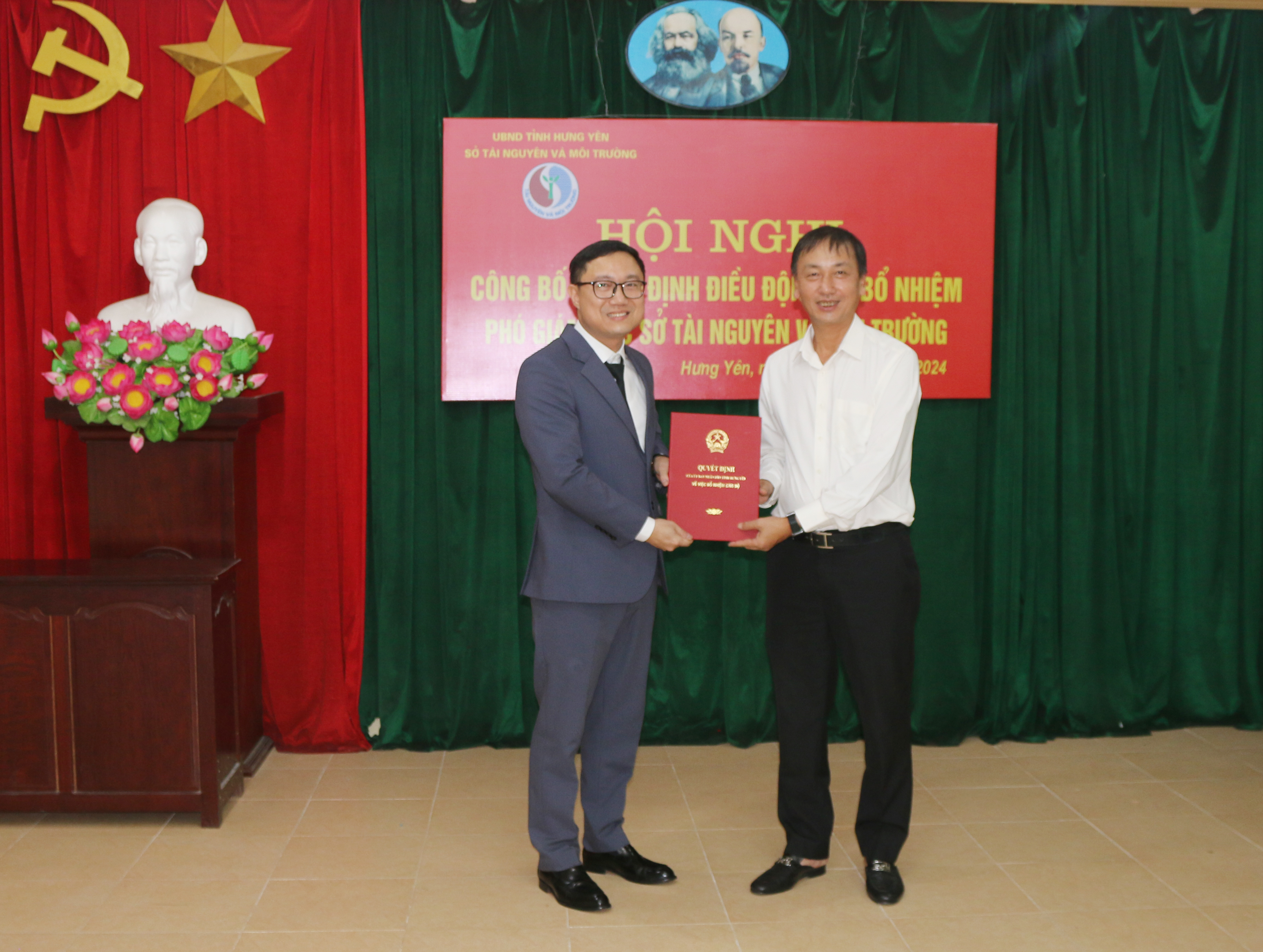 Hội nghị công bố Quyết định điều động và bổ nhiệm Phó giám đốc Sở Tài nguyên và Môi trường