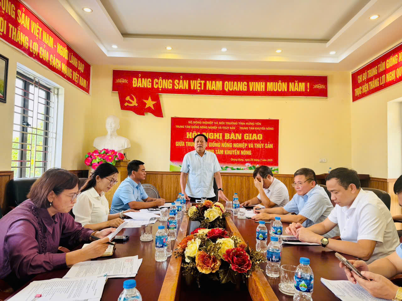 Hội nghị bàn giao giữa Trung tâm Giống nông nghiệp & Thủy sản và Trung tâm khuyến nông tỉnh Hưng Yên