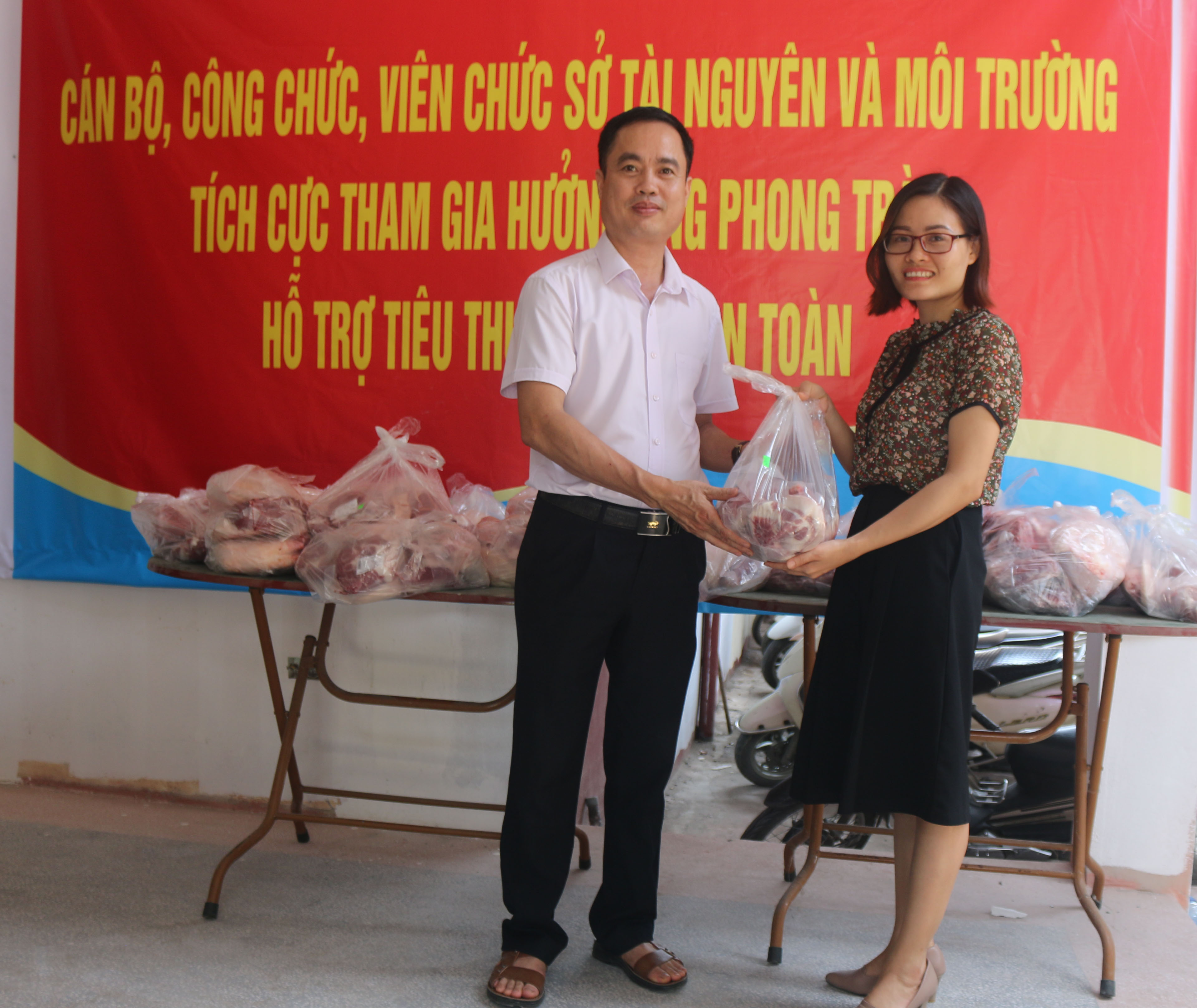 Sở Tài nguyên và Môi trường phát động phong trào tiêu thụ thịt lợn an toàn