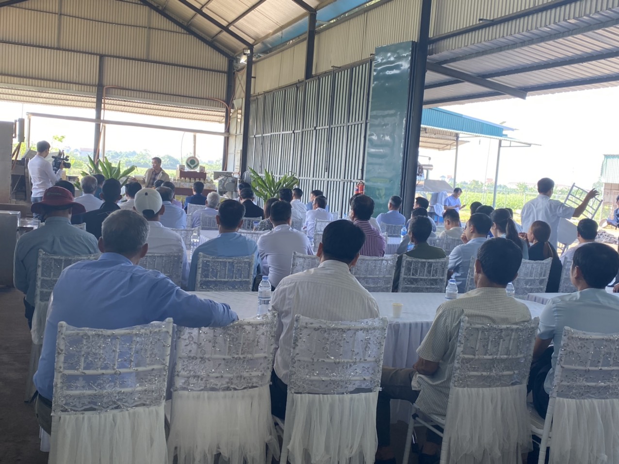 Hội nghị Kết nối các chủ thể OCOP, các cá nhân, tổ chức sản xuất và kinh doanh nông đặc sản tỉnh Hưng Yên năm 2022