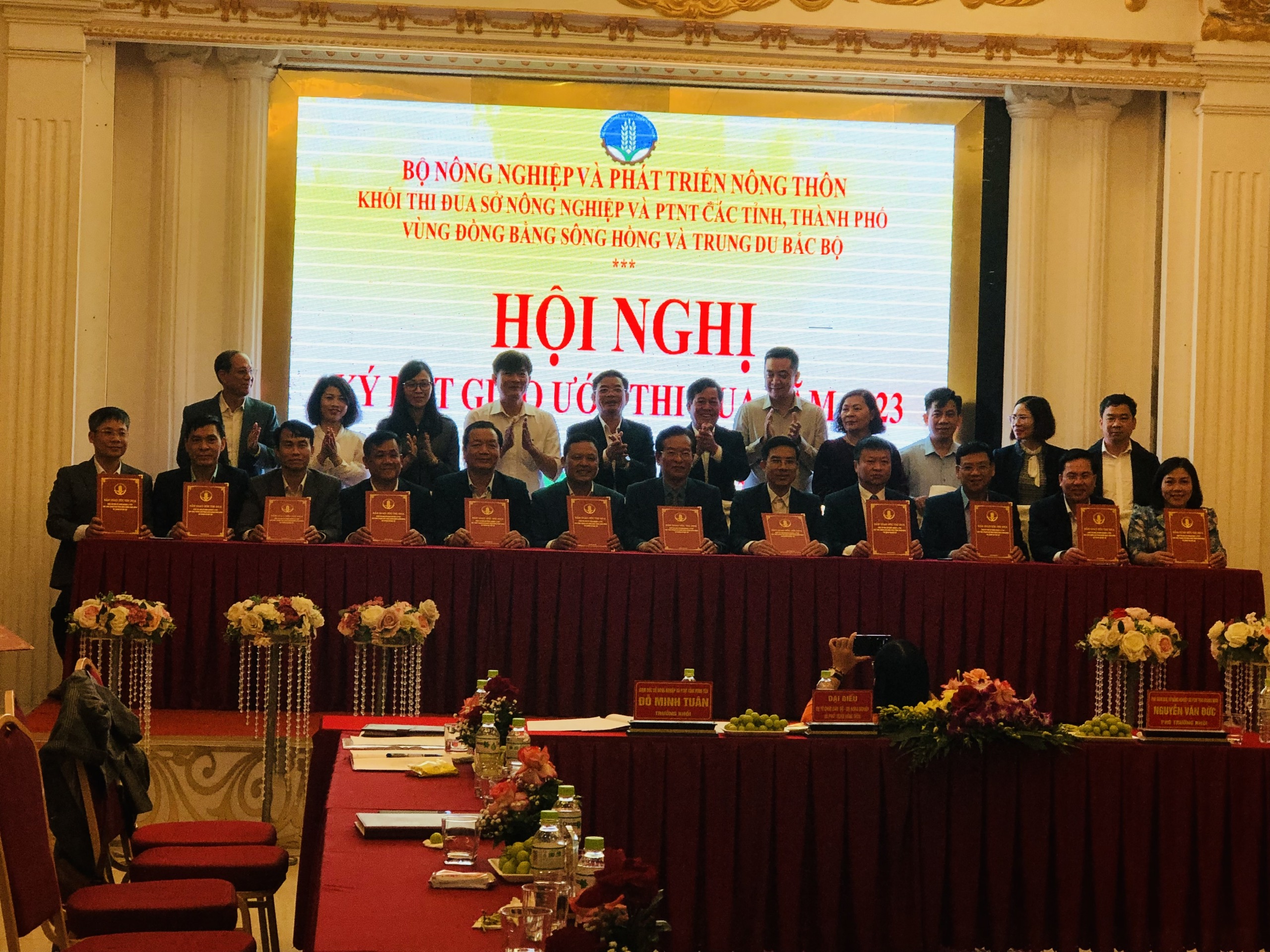 Hội nghị Ký kết giao ước thi đua Khối Sở Nông nghiệp và PTNT các tỉnh, thành phố vùng Đồng bằng sông Hồng và Trung du Bắc Bộ