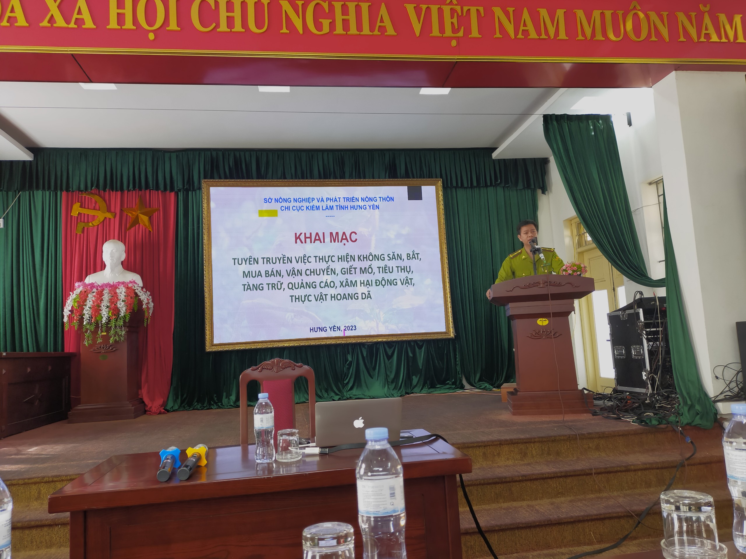 Tuyên truyền việc thực hiện không săn, bắt, mua bán, vận chuyển, giết mổ, tiêu thụ, tàng trữ, quảng cáo, xâm hại động vật, thực vật hoang dã
